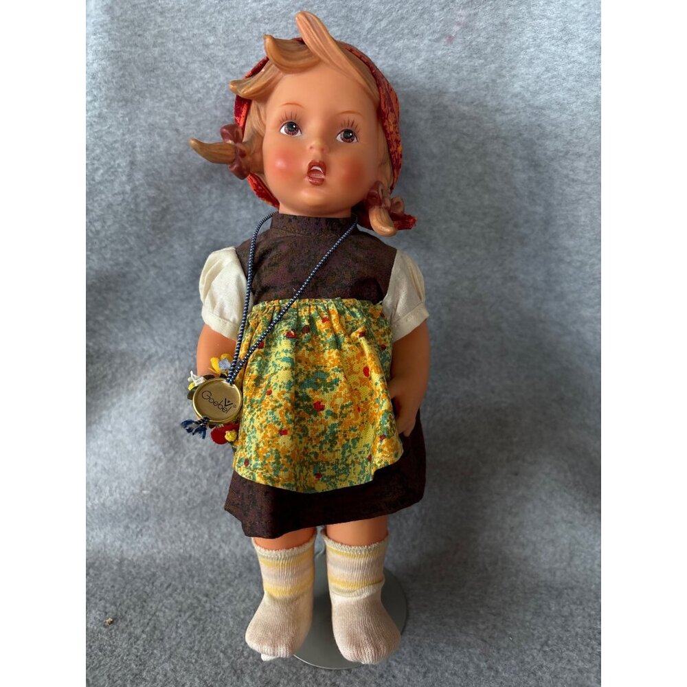 Goebel Hummel "Ganseliesl Goose Girl" Vinyl Doll 11" Collectible w/ Medallion Cu